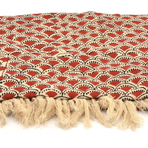 Art Studio Red Semi Circle Fringe  Fashion Scarf / One Size - Picture 3 of 4